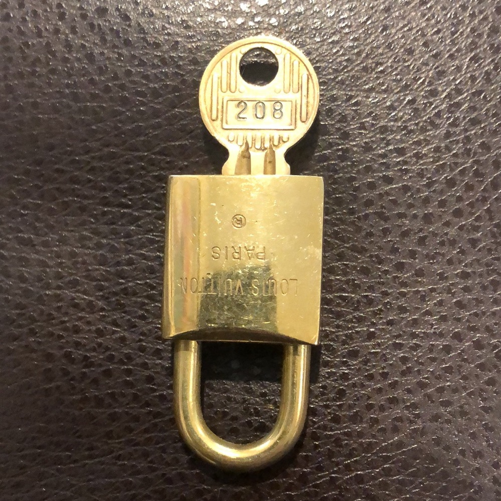 Vintage LV Louis Vuitton Padlock Lock & Key 208 - Picture 4 of 13